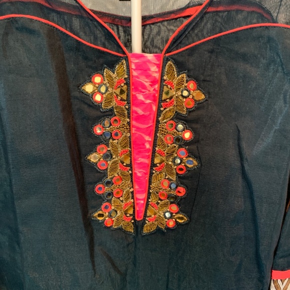 Beautiful Kurt’s. Never worn. - Picture 2 of 6